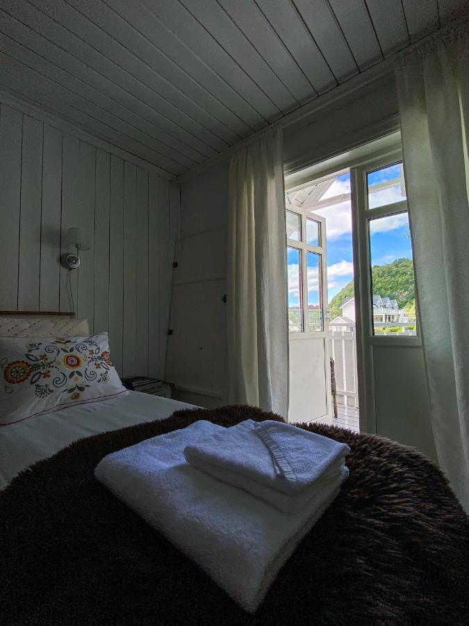 Haaheim Gaard Hotel Uggdal Екстериор снимка